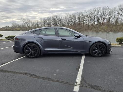 2022 Tesla Model S Plaid