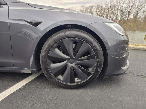 2022 Tesla Model S Plaid