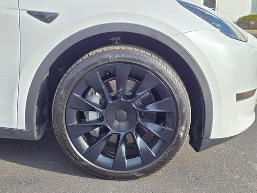 2024 Tesla Model Y Long Range Dual Motor All-Wheel Drive