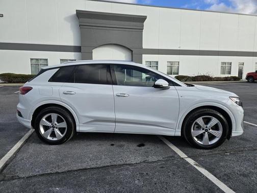 2024 Audi Q4 e-tron Premium Plus 55 quattro