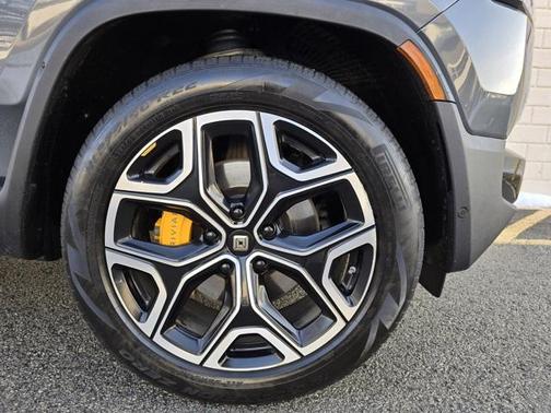 2022 Rivian R1S Launch Edition