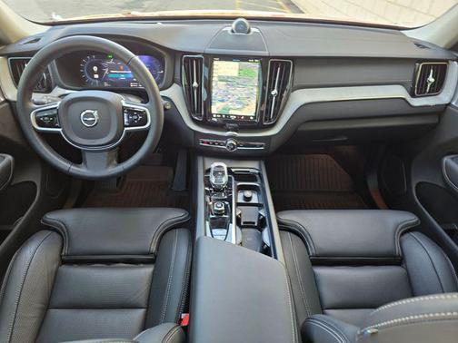 2025 Volvo XC60 Plug-In Hybrid Ultra, T8 AWD Electric/Gasoline, Dark