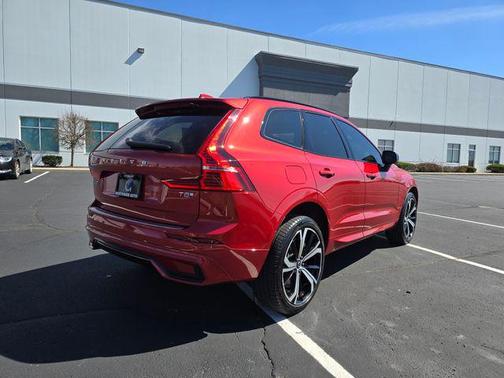 2025 Volvo XC60 Plug-In Hybrid Ultra, T8 AWD Electric/Gasoline, Dark