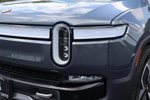 2023 Rivian R1S Adventure