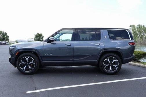 2023 Rivian R1S Adventure