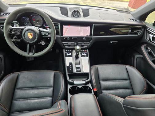Chalk 2023 Porsche Macan T
