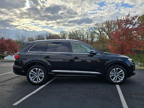 2025 Audi Q7 55 Premium Plus