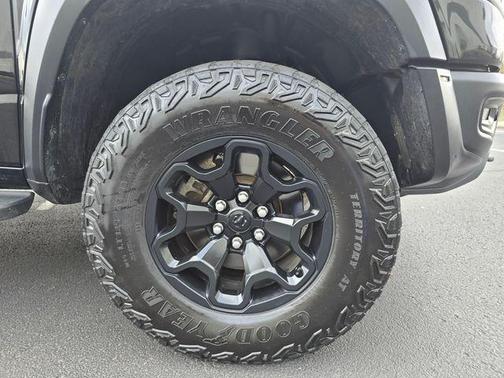 Diamond Black Crystal Pearlcoat 2021 RAM 1500 TRX