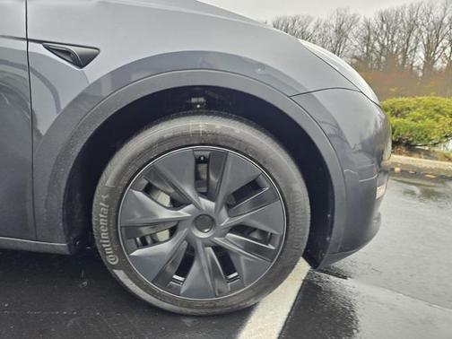 2024 Tesla Model Y Long Range Dual Motor All-Wheel Drive