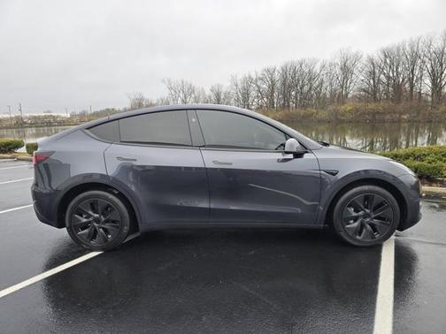 2024 Tesla Model Y Long Range Dual Motor All-Wheel Drive