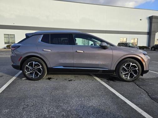 2025 Chevrolet Equinox EV LT