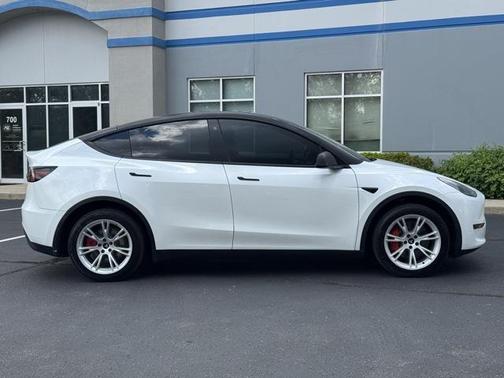 2023 Tesla Model Y Long Range Dual Motor All-Wheel Drive