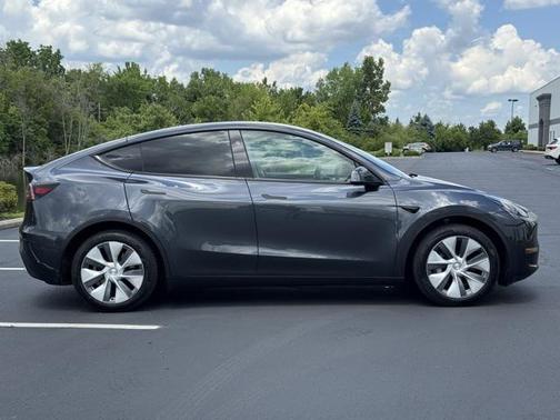 2024 Tesla Model Y Long Range Dual Motor All-Wheel Drive