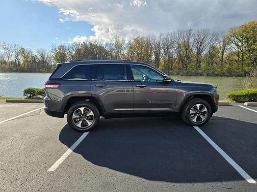 2022 Jeep Grand Cherokee 4xe Base