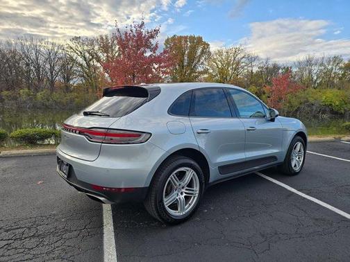 2021 Porsche Macan Base