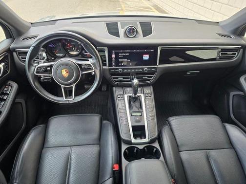 2021 Porsche Macan Base