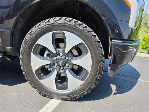 Agate Black Metallic 2024 Ford F-150 Lightning Platinum
