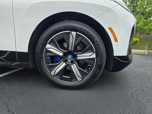 Alpine White 2024 BMW iX xDrive50