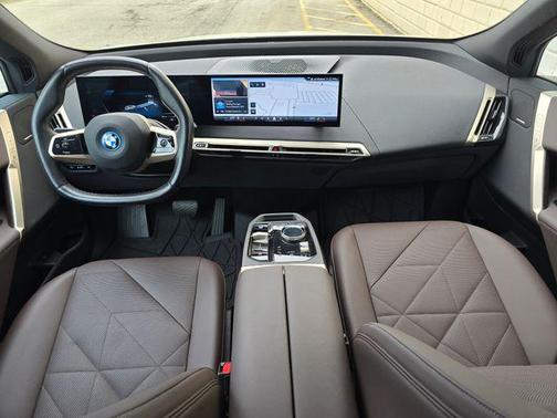 Alpine White 2024 BMW iX xDrive50