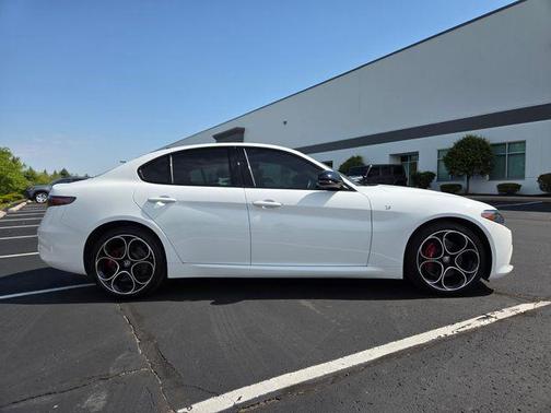 Milano White 2024 Alfa Romeo Giulia Ti
