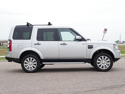 2016 Land Rover LR4 Base