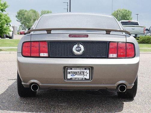 2005 Ford Mustang GT Premium