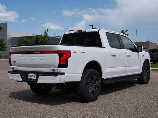 2025 Ford F-150 Lightning LARIAT