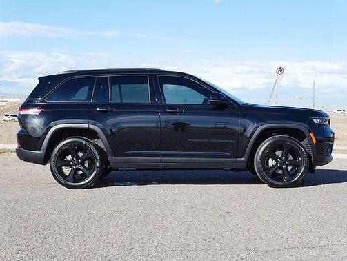 2025 Jeep Grand Cherokee Altitude