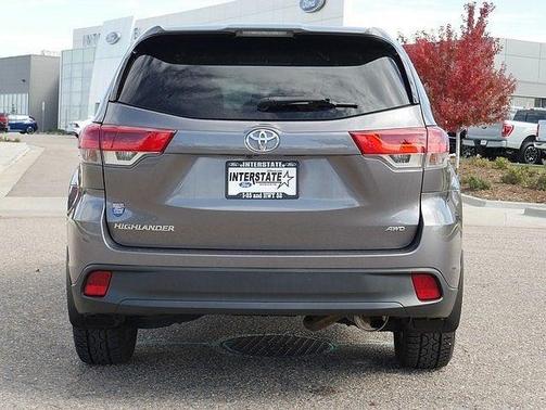 2019 Toyota Highlander LE