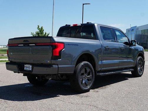 2025 Ford F-150 Lightning LARIAT