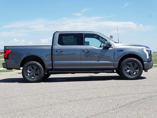 2025 Ford F-150 Lightning LARIAT
