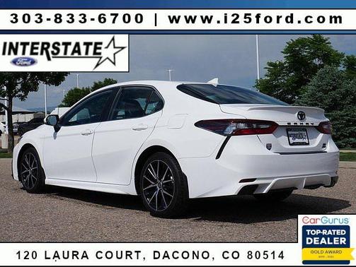2022 Toyota Camry SE