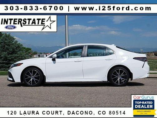 2022 Toyota Camry SE