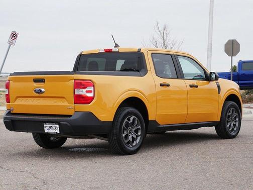 CYBER ORANGE METALLIC TC 2023 Ford Maverick XLT