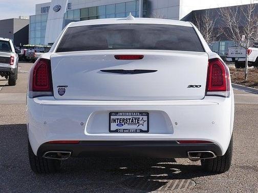 2022 Chrysler 300 Touring