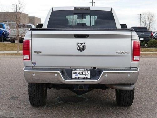 2017 RAM 2500 Laramie Crew Cab 4x4 6'4' Box