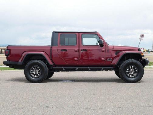 Snazzberry Pearlcoat 2021 Jeep Gladiator 80th Anniversary 4x4