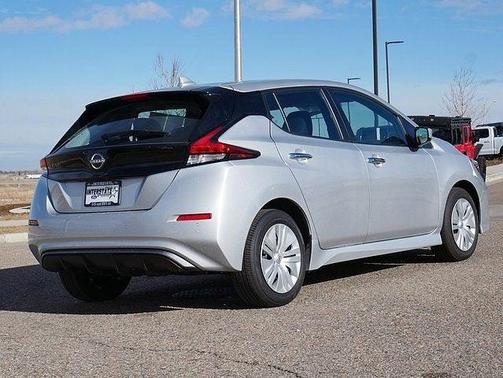 2025 Nissan Leaf S