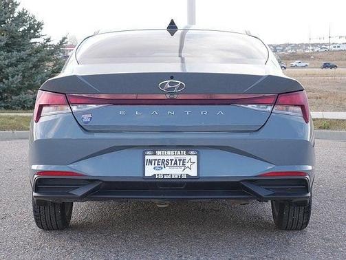 2022 Hyundai ELANTRA SEL