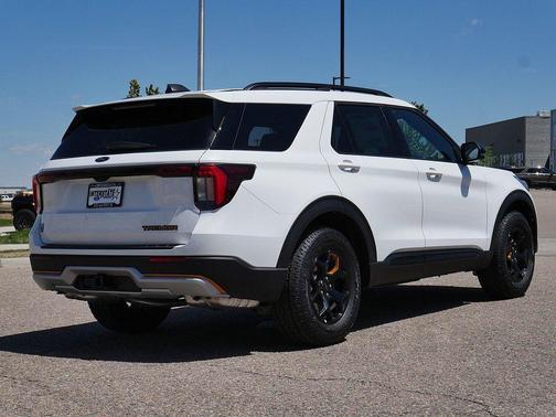 STAR WHITE MET TRI-COAT 2026 Ford Explorer Tremor