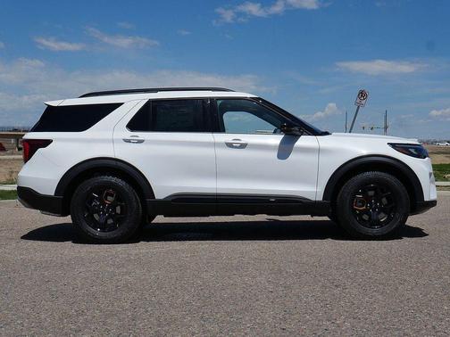 STAR WHITE MET TRI-COAT 2026 Ford Explorer Tremor