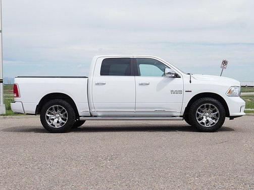 2017 RAM 1500 Limited Crew Cab 4x4 5'7' Box