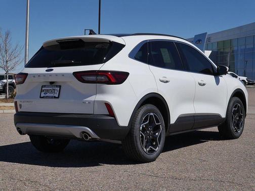 STAR WHITE METALLIC TRI-COAT 2026 Ford Escape Platinum