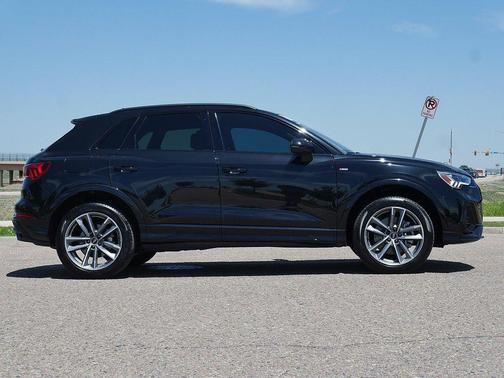 Mythos Black Metallic 2024 Audi Q3 45 S line Premium Plus