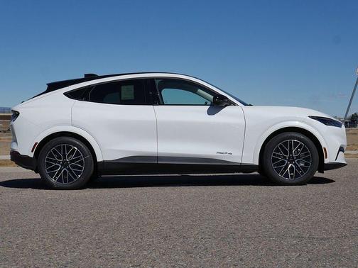STAR WHITE MET TRI-COAT 2026 Ford Mustang Mach-E Premium