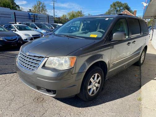 2010 Chrysler Town & Country Touring