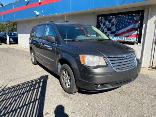 2010 Chrysler Town & Country Touring