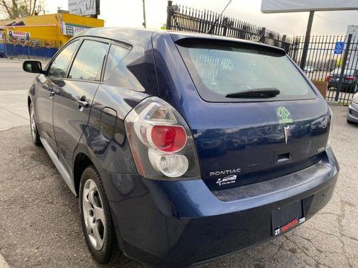 2010 Pontiac Vibe Base