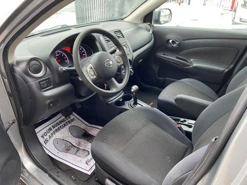 2013 Nissan Versa 1.6 SV