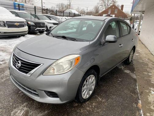 2013 Nissan Versa 1.6 SV